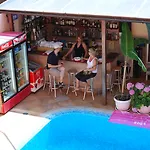 Italia Hotell 3*