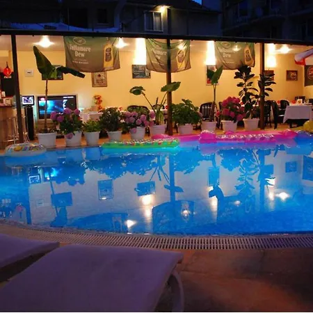 فندق Italia 3*