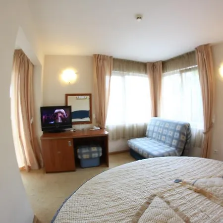 Italia 3* نيسيبار