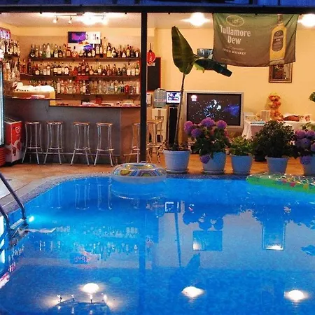 Italia فندق نيسيبار