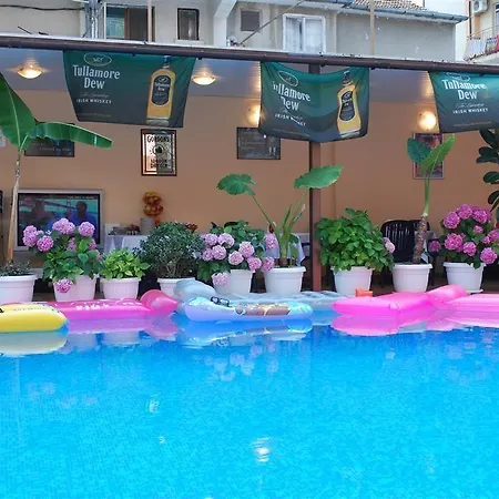 فندق Italia 3*